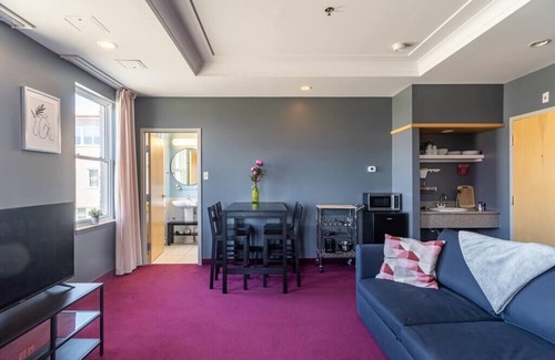 Dartmouth Apartment | Urban Nest, 1-BDRM Apt with AC