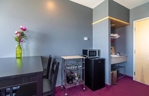 Dartmouth Apartment | Urban Nest, 1-BDRM Apt with AC