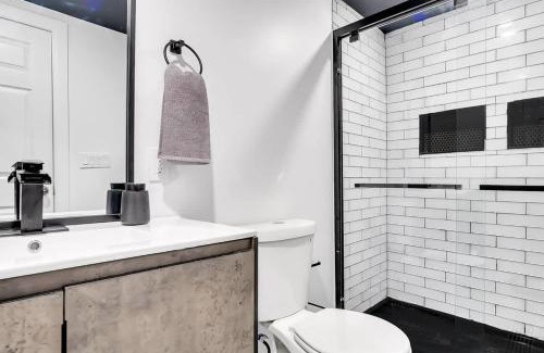 Seward Place Apartment | Urban Nest #4 Chic studio central to downtown