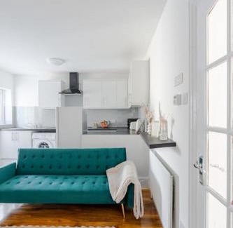Chatham Apartment | Urban Oasis 4 bedroom house with parking