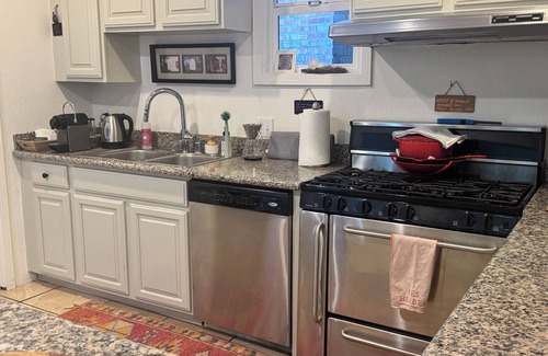Uptown Oakland House | Urban Oasis - Close to San Francisco