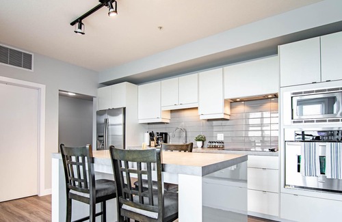 Red Deer Condo | Urban Oasis Condo- Home away from Home