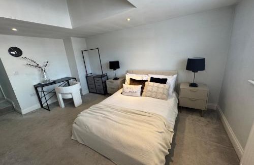 Wokingham Apartment | Urban Oasis