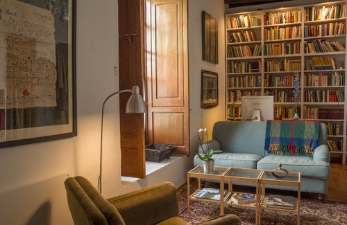 Rio Velez House | Urban oasis - grand and cosy