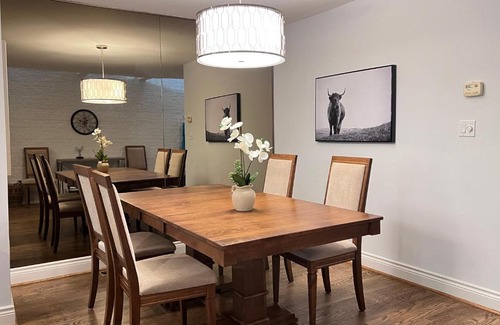 Lawrence Park South House | Urban Oasis - Midtown/free parking