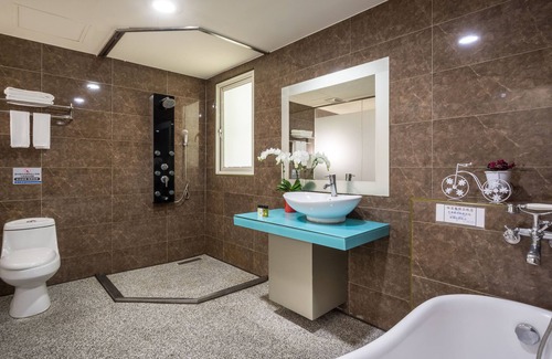 Sanchong Hotel | Urban One Hotel