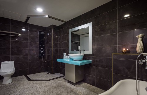 Sanchong Hotel | Urban One Hotel