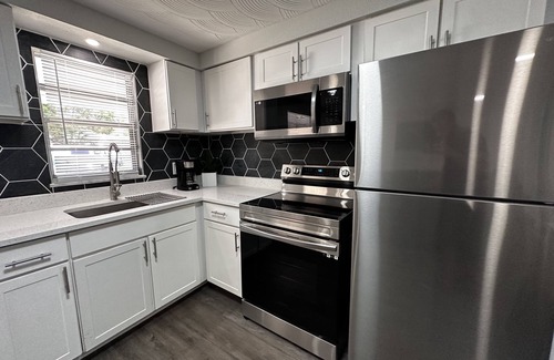 Downtown Zephyrhills House | Urban Retreat: Cozy House in The Heart of Zephyrhills
