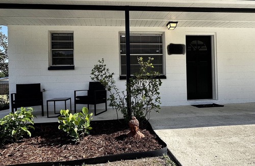 Downtown Zephyrhills House | Urban Retreat: Cozy House in The Heart of Zephyrhills