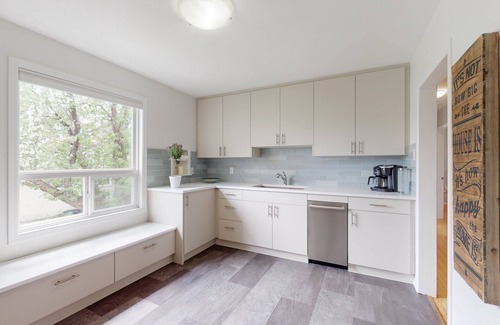 Southeast Edmonton House | *Urban Sanctuary*| 5 min Whyte Ave|1 min Ravine