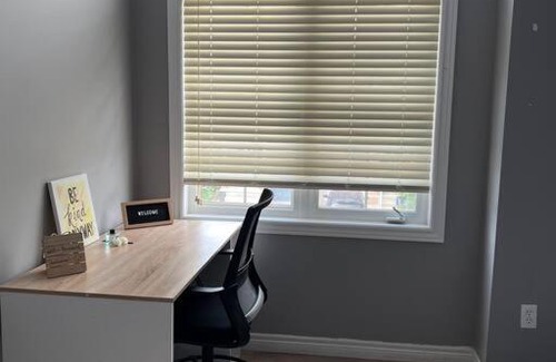 Brampton House | Urban Serenade- Private Room in House