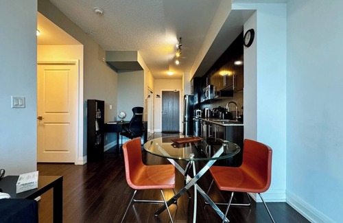 Thornhill Apartment | Urban Stay