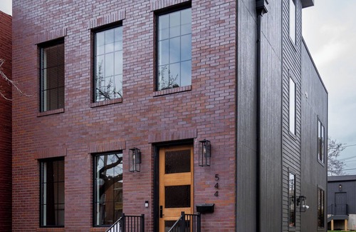 Columbus Park Apartment | Urban Studio Retreat in Columbus Park – The Traveler!