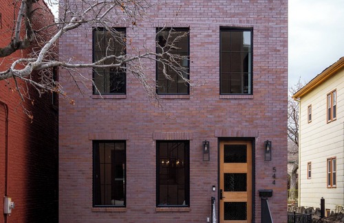 Columbus Park Apartment | Urban Studio Retreat in Columbus Park – The Traveler!
