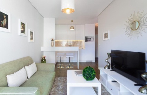 Cedofeita Apartment | Urban Views - ML inspired by Torre dos Clérigos
