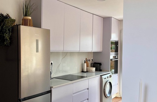 Charneca de Caparica e Sobreda House | Urban Villa close to Lisbon and the Beach!