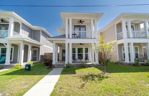South Pensacola House | Urban Vista - 3 Bed 2 and Half Bath, Close to Downtown!
