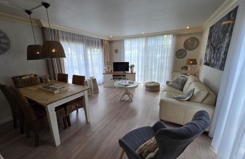 Garderen House | Urbane Holiday Home in Garderen with Terrace and Garden