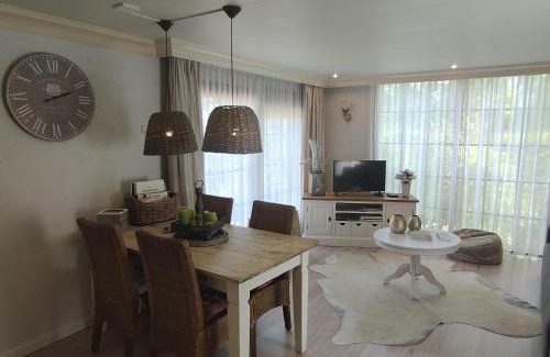Garderen House | Urbane Holiday Home in Garderen with Terrace and Garden