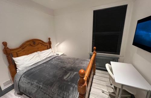 Broad Green House | UrbanNess Stays - Rooms with Stylish Comfort in the Heart of Croydon