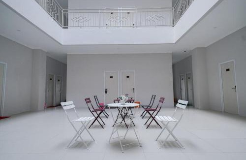 Palembang Hotel | Urbanview Hotel Bari Syariah Palembang By RedDoorz