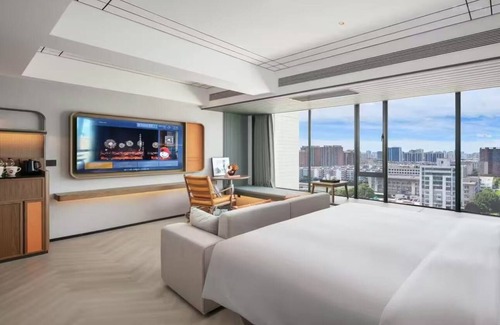 Longhu Qu Hotel | UrCove Shantou Xinyicheng Huanghe Road