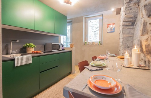 Carate Urio Apartment | Urio's Castle Suites by Rent all Como