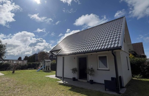 Pustkowo Ski Chalet | Urokliwy Domek Wakacyjny nad Morzem, Otoczony Lasem Sosnowym
