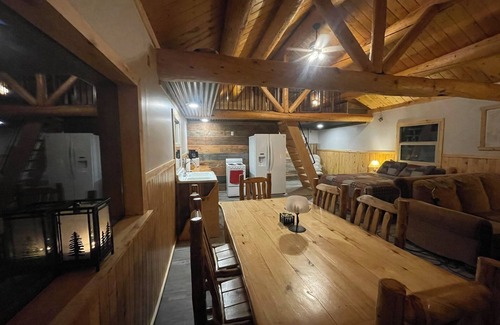 Ohio City Cabin | Ursa Major - Beautiful quiet cabin, dark sky area, just 6 miles from Pitkin!