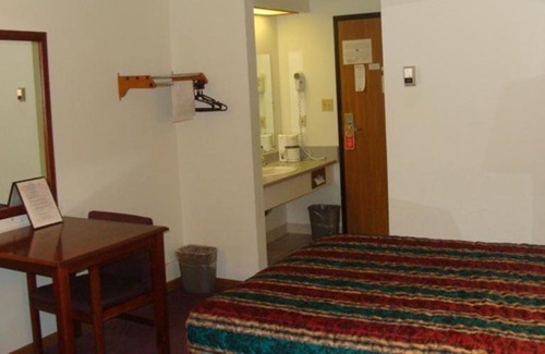 Grand Island Hotel | USA Inns of America