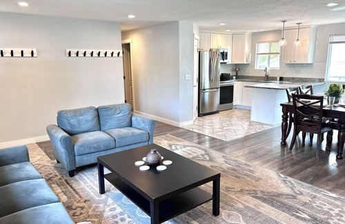 North Salt Lake House | Utah Haven - 4-Bed - 12 Mins to Airport/Downtown