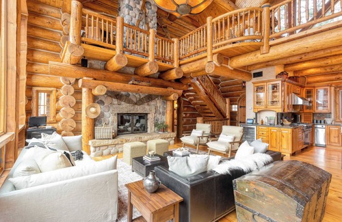 Mountain Village Cabin | Ute Lodge by Avantstay Cozy Expansive Mountain Home Close to the Slopes!