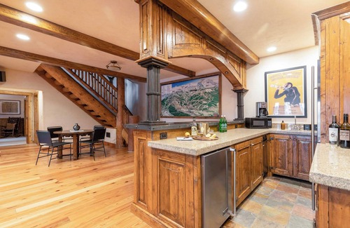 Mountain Village Cabin | Ute Lodge by Avantstay Cozy Expansive Mountain Home Close to the Slopes!