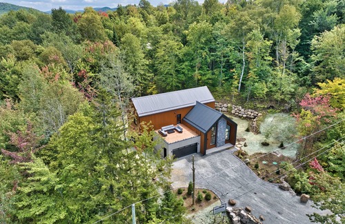 Lac Superieur Village Ski Chalet | Utopi@ chalet - Hot tub/Indoor parking/Kayak