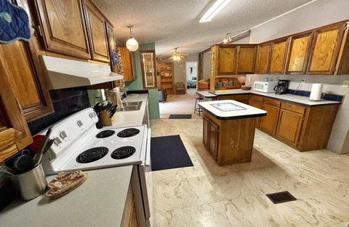 Utopia House | Utopia Springs at Lost Maples~Spring Fed Sabinal River Front - Serenity