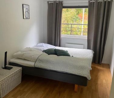 Hjelmeland Hotel | Utsikten Kro