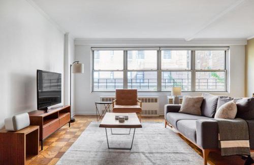 Upper West Side Apartment | UWS 1BR w Gym Walk to Central Park NYC-165