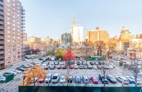 Manhattan Valley Apartment | UWS 1br w in-unit wd elevator nr central park NYC-1324