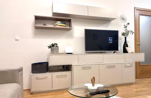 Radovici Apartment | Vália