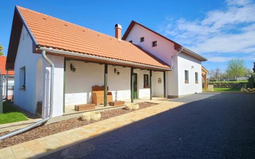 Balatonendred Apartment | Vályog Vendégház