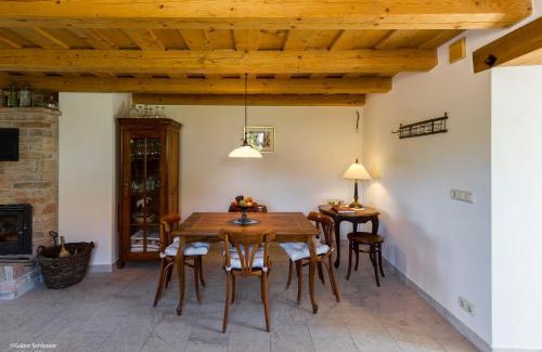 Fertorakos House | Várfal Vendégház
