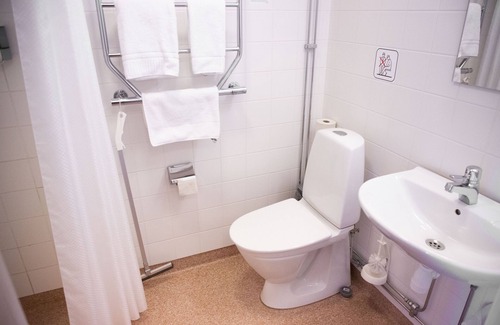 Brokind Hotel | Vårdnäs Stiftsgård