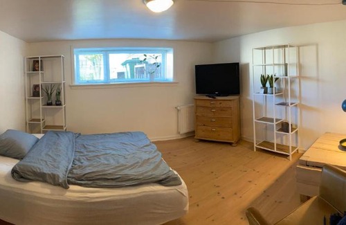 Esbjerg Apartment | Værelse med eget køkken og bad