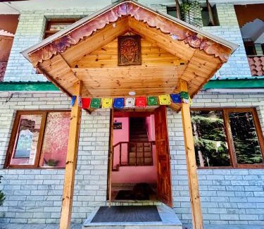 Old Manali Cabin | V Cottage