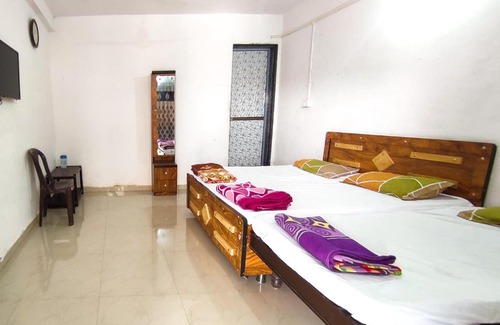 Rajpipla Hotel | V J Farmstay