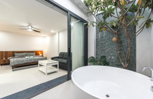 Ko Kaeo House | V215 ChaoFah Oasis Private Pool & Garden Retreat