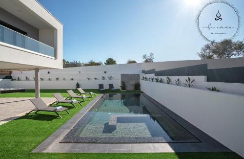 Montes de Alvor Villa | V5 Villa Emma - Luxury 5 bedroom villa in Alvor with private Pool and Jacuzzi
