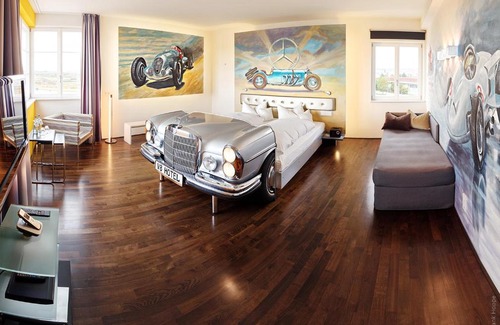 Boeblingen Hotel | V8 HOTEL Classic Motorworld Region Stuttgart