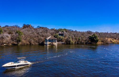 Metsimaholo House | Vaal River YOLO Spaces - Vaal River Bush Villa