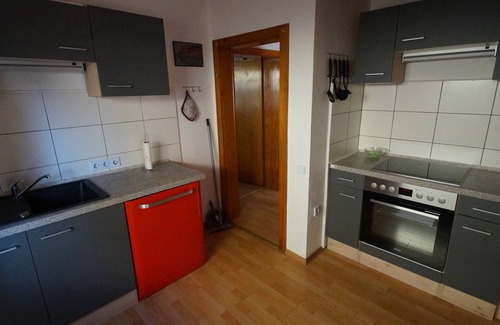 Neustadt-Lachen-Speyerdorf Condo | Vacation apartment for up to 6 people with sunny courtyard, garden and pool